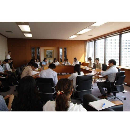 image:Scene of Q&A session