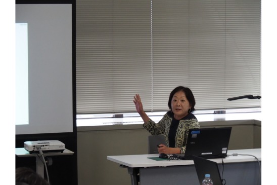 Photo: Ms. Ono giving a presentation.