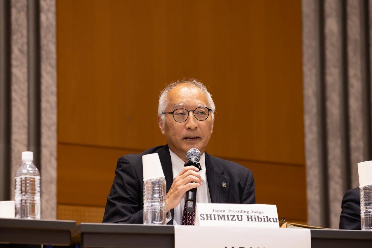 裁判官