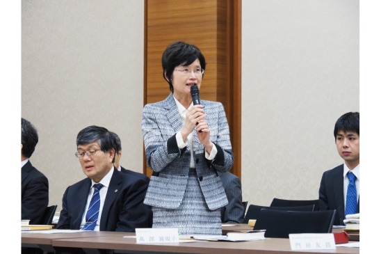 写真：専門委員実務研究会の様子（10月29日開催）