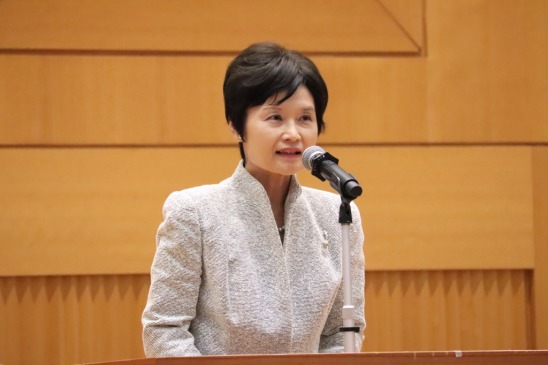 画像：国際知財司法シンポジウム2019 高部眞規子所長挨拶