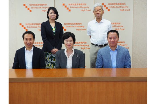 画像：発明推進協会アジア太平洋工業所有権センターの長期研究生 来庁
