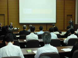 写真:講演の様子その2