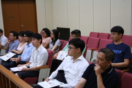 写真:説明の様子その2