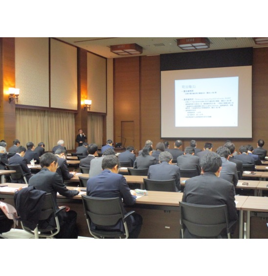 写真:研究会の様子