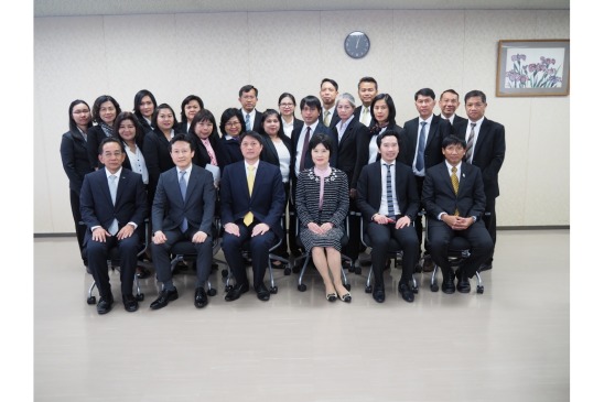 写真：タイ司法裁判所来庁時の集合写真