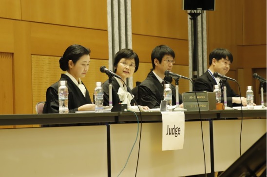 写真:模擬裁判の様子その3