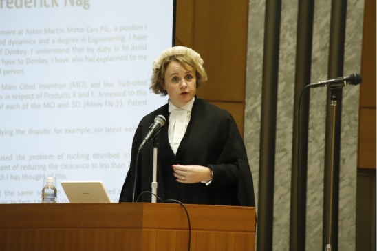 写真:模擬裁判の様子その2